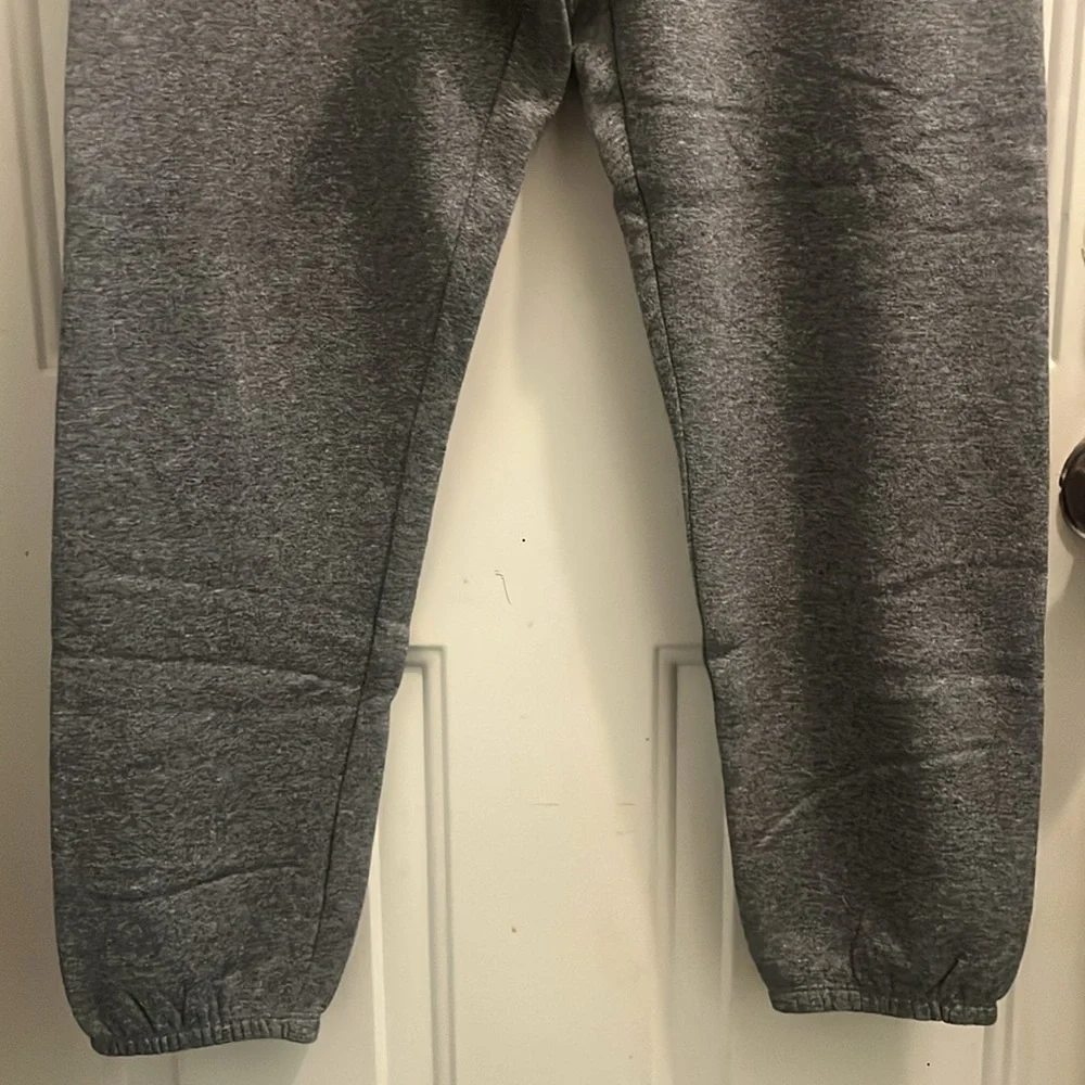 Calvin Klein Sweatpants - Picture 4 of 11
